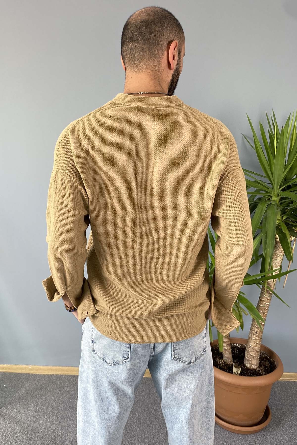  Dar Kesim Hakim Yaka Slim Fit Vizon Renk Gömlek