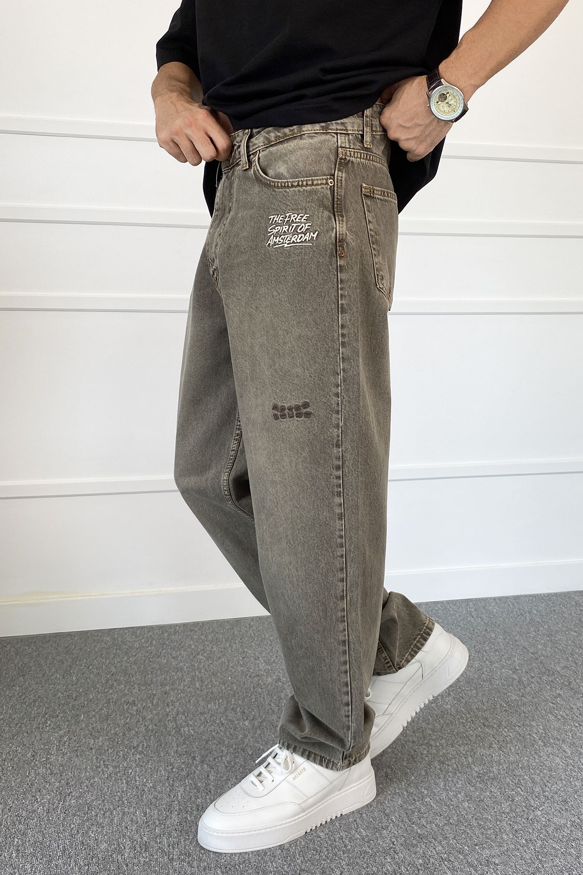 Eskitme Nakışlı Yıkalamalı Regular Kalıp Denim Jean