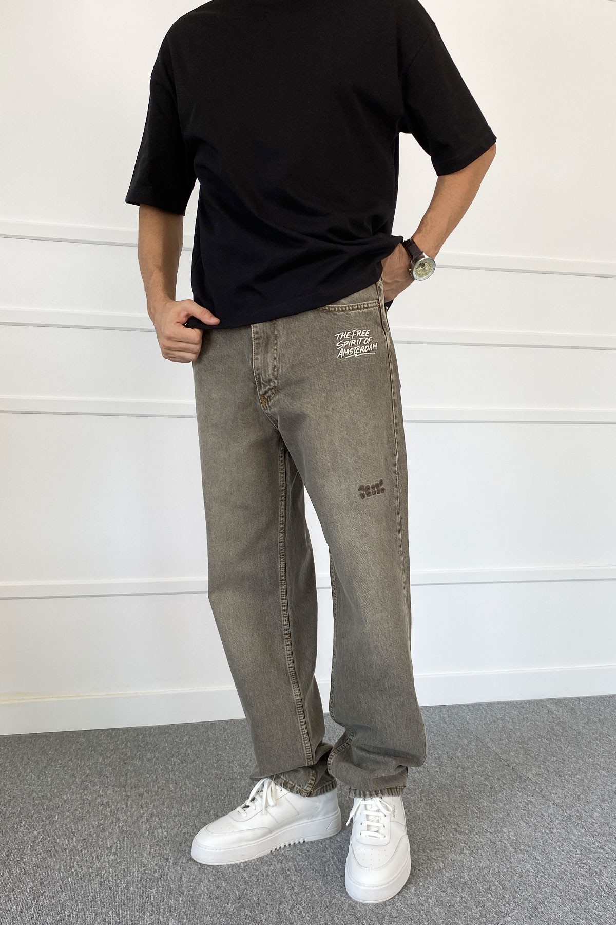 Eskitme Nakışlı Yıkalamalı Regular Kalıp Denim Jean