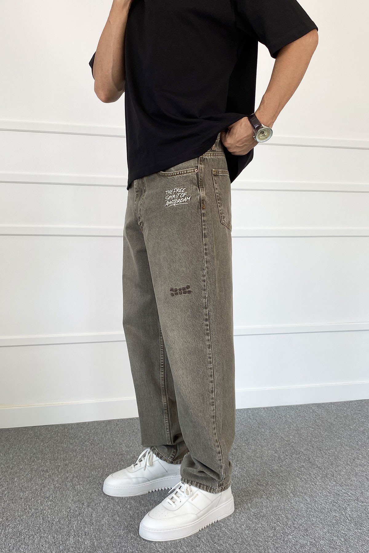 Eskitme Nakışlı Yıkalamalı Regular Kalıp Denim Jean