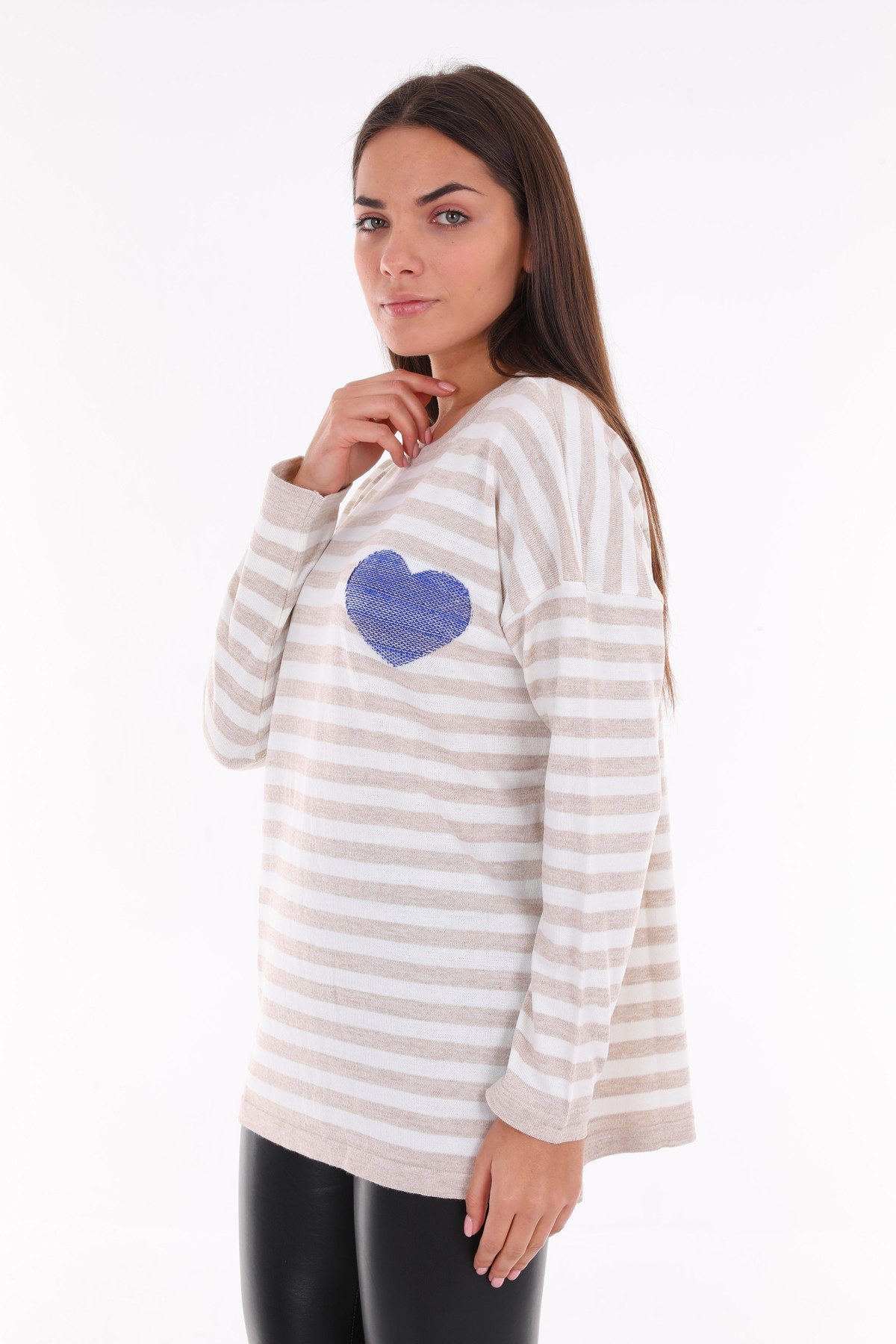  Kalp Desenli Oversize Çizgili Bej İnce Triko Bluz