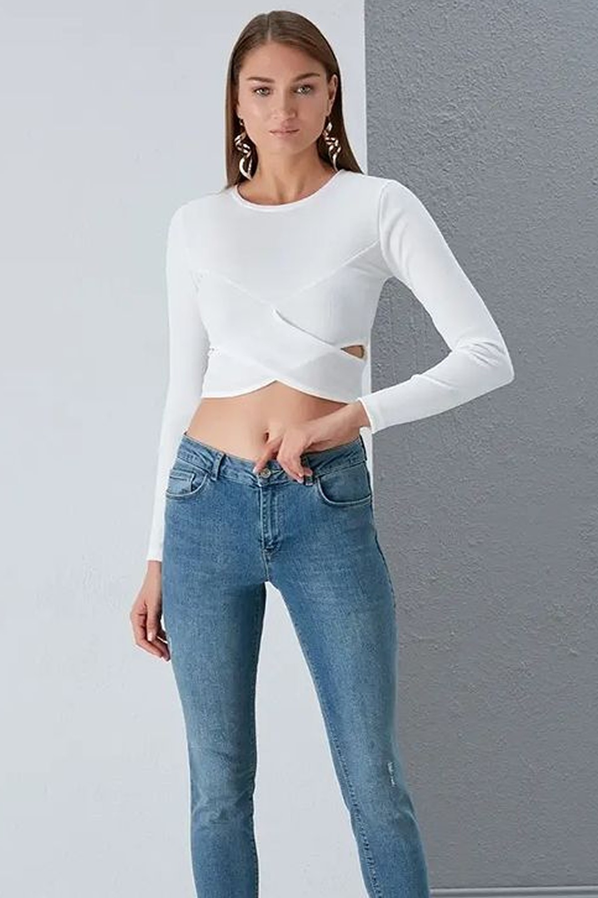 Erkek Önü Çapraz Crop Tasarım Kaşkorse Beyaz Bluz