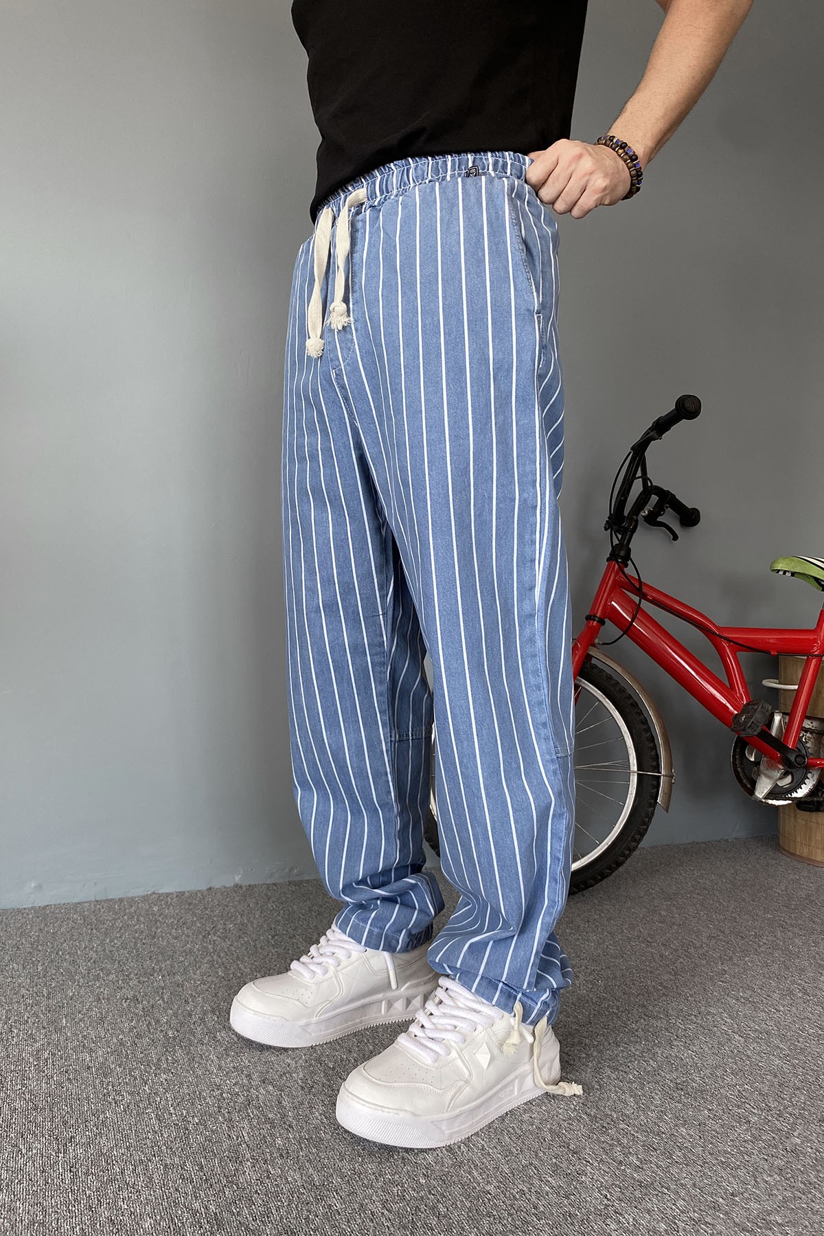  Paçası Bağcıklı Koyu Mavi Jogger Rahat Kesim Kot Pantolon