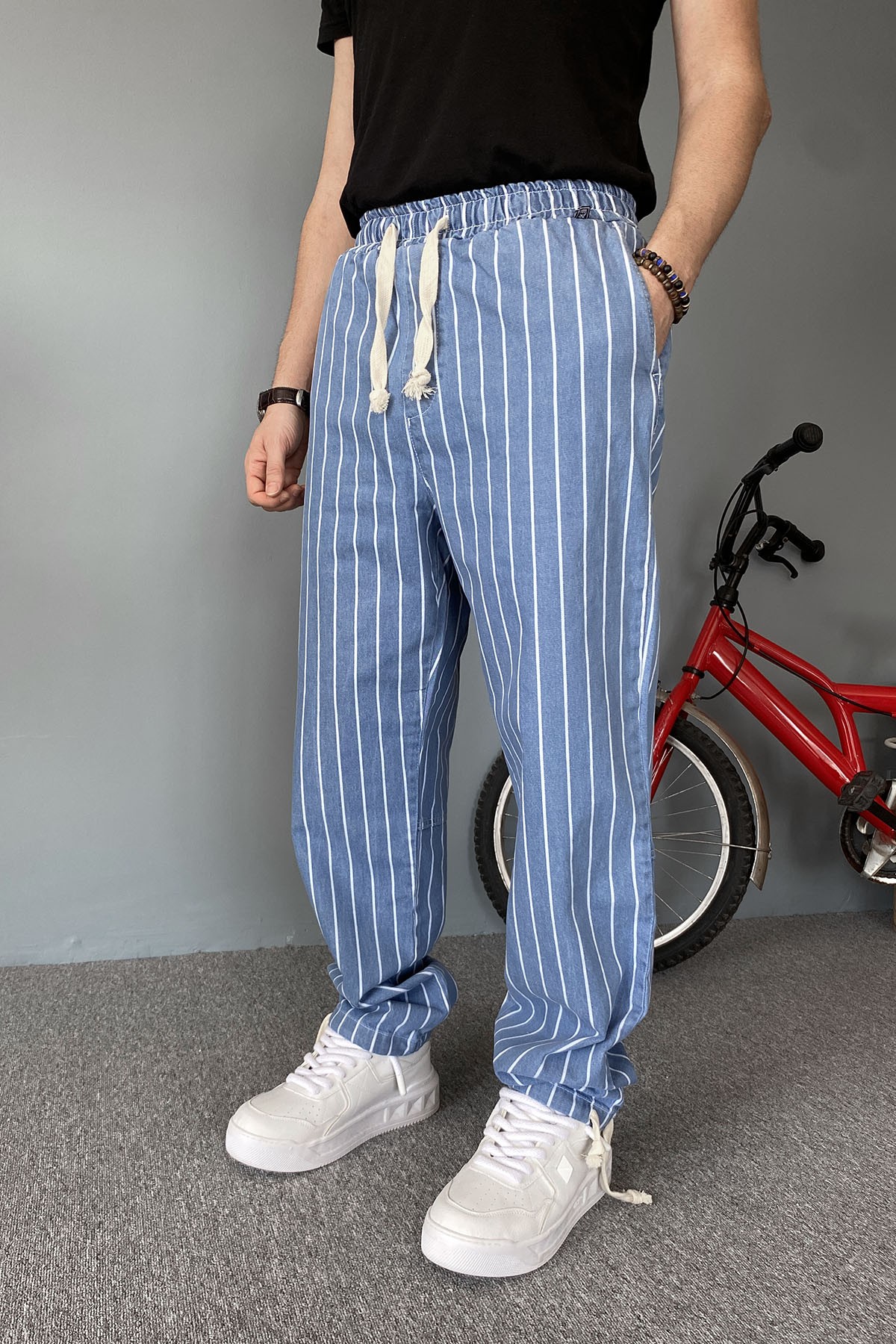  Paçası Bağcıklı Koyu Mavi Jogger Rahat Kesim Kot Pantolon