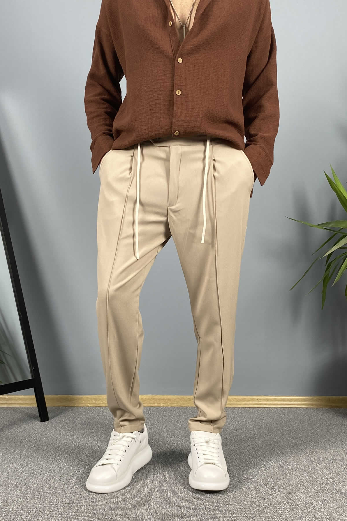  Dar Kesim Çift Pileli Bej Renk Jogger Pantolon